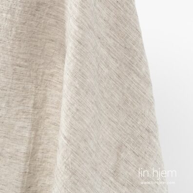 Vasket bredt brunaktig halvlin stoff.