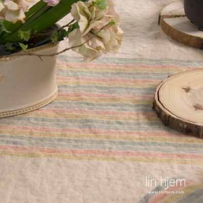 100% linduk i brunaktig farge.