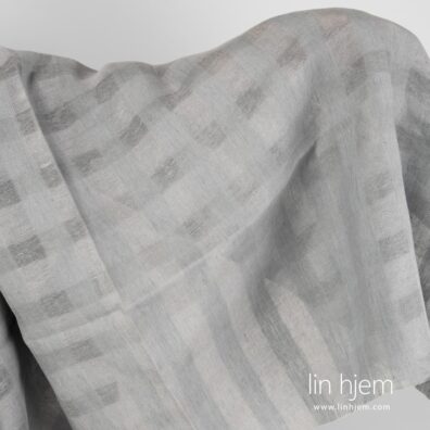 Grå farget 100% linstoff, gjennomsiktig.