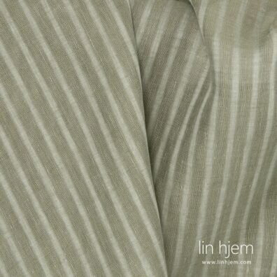 Grønnaktig 100% linstoff i striper.