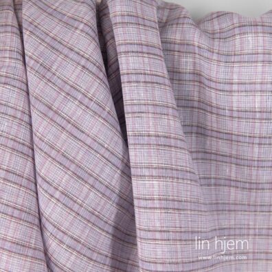 Lilla 100% linstoff i ruter.