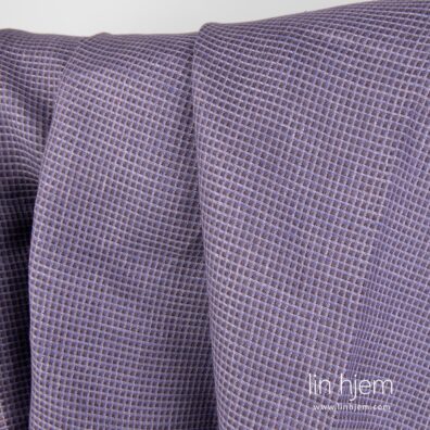 Linstoff i lilla farge.