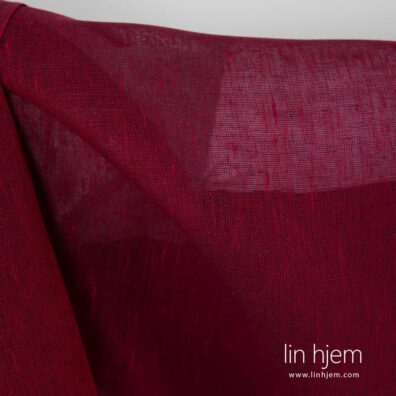 Mørkerødt 100% linstoff, gjennomsiktig.