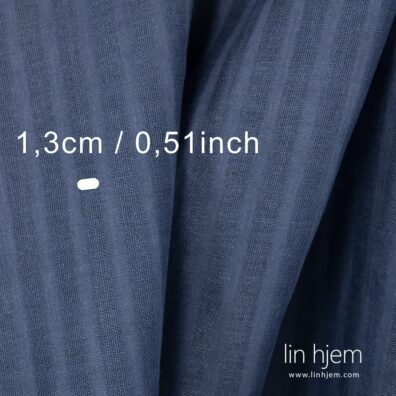 100% linstoff i striper, blå.