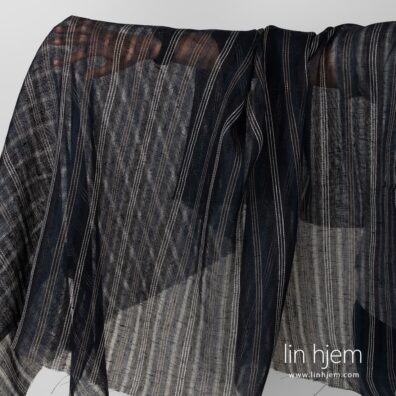 Gjennomsiktig stripete mørkeblått linstoff.