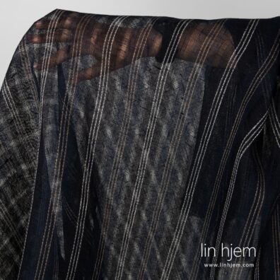 Mørkeblått stripete linstoff.