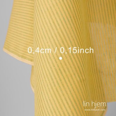 Gult 100% linstoff i striper.