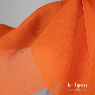 Oransje farget 100% linstoff.