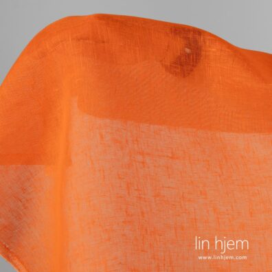 100% linstoff i oransje farge, gjennomsiktig.