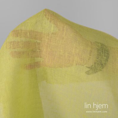 100% linstoff i lys grønn farge.