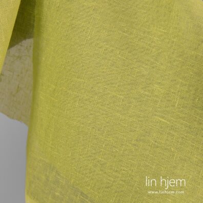 Gjennomsiktig 100% linstoff i lys grønn farge.