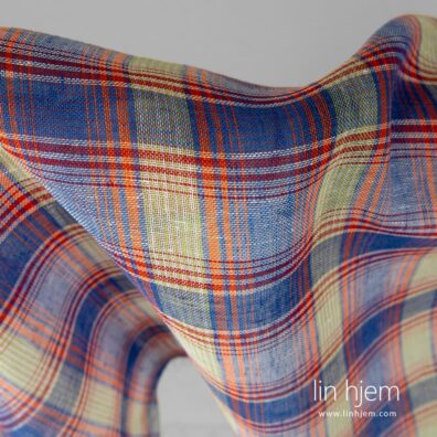 Blå og oransje rutete 100% linstoff.