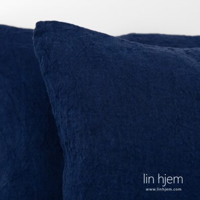 Mørkeblått sengesett av 100% linstoff.