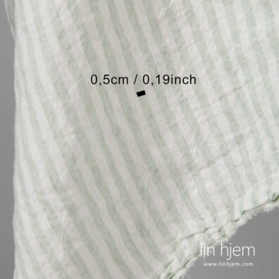 Bredt vasket 100% linstoff.