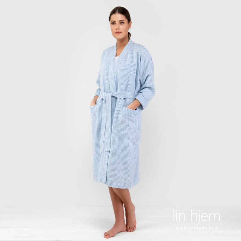 AIRA lysebl&aring; morgenk&aring;pe dame.