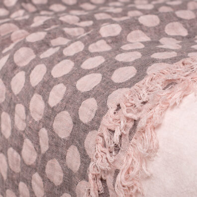 Sengesett Amelia i rosa farge.