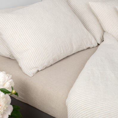 Lysebrunt sengesett.