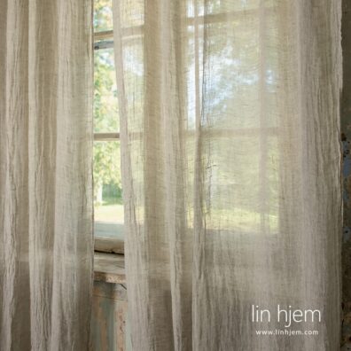 Lysegrå BOHEMIA gardin.