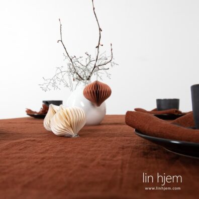 Brun farget duk, ROY.