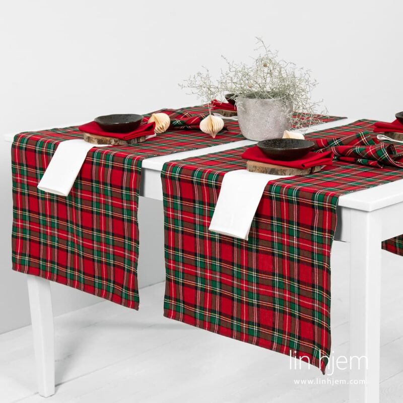 Scarlet rutete bordl&oslash;per.