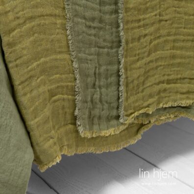 Grønt sengeteppe, AMAZON.