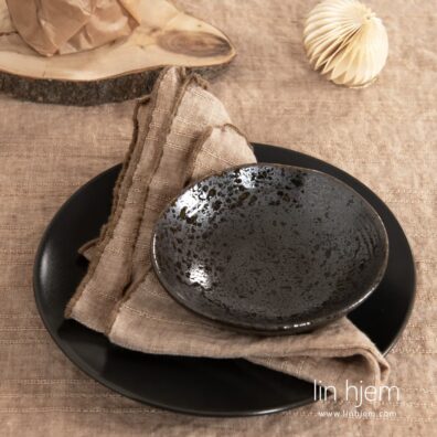 Brun serviett av lin.