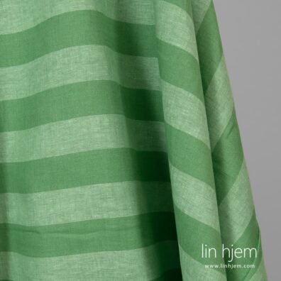 100% linstoff i brede grønne striper.
