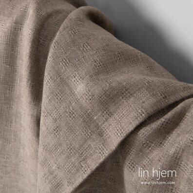 Naturlig farget 100% linstoff.