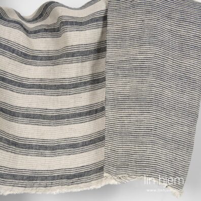 Vasket stripete tosidig linstoff.