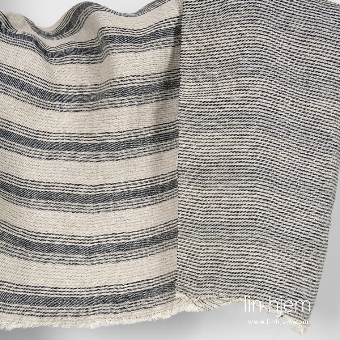 Vasket stripete tosidig linstoff.