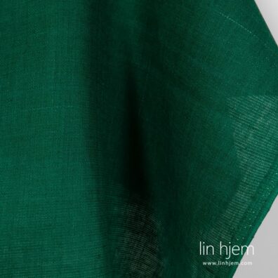 Stripete 100% linstoff i grønn farge.