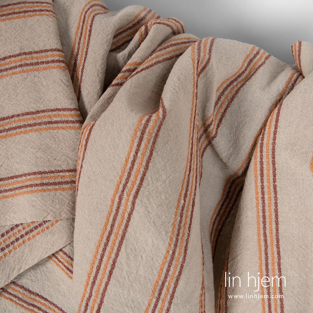 Bredt brunaktig lin-bomulls stoff.