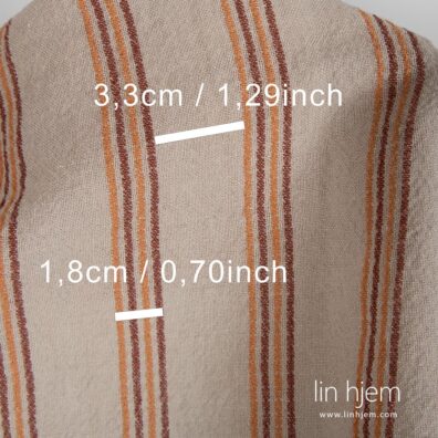 Stripete bredt vasket halvlin stoff.