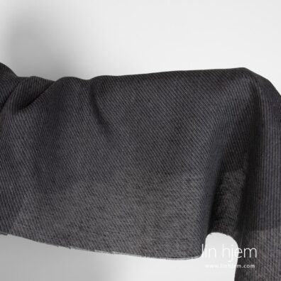 Linstoff i grå og svarte striper.