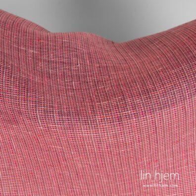 Gjennomsiktig rosa linstoff.