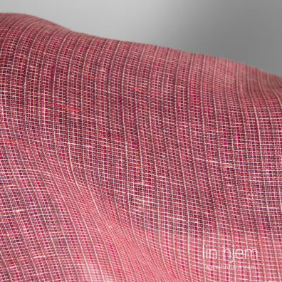 Rosa 100% linstoff i ruter.