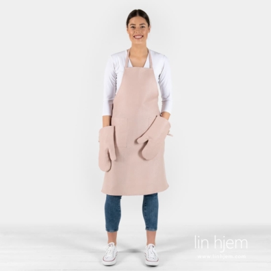 Rødaktig linforkle.