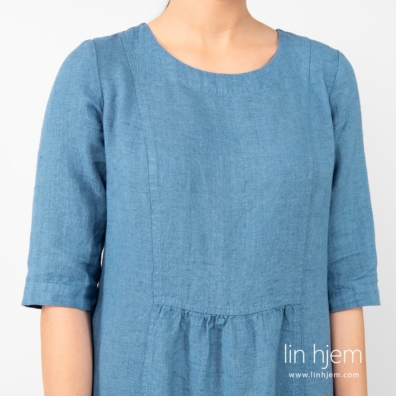 SERENA kjole i blå farge.