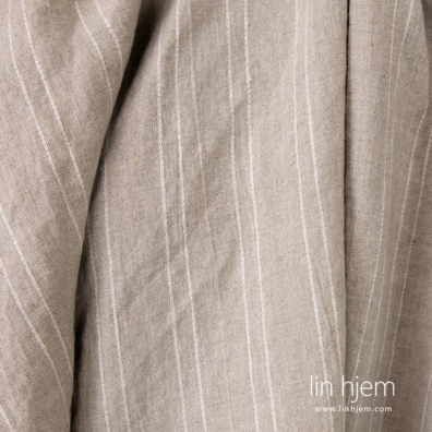 Naturlig 100% linstoff i striper.