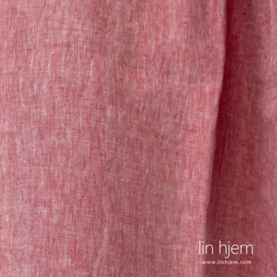 Rødt-hvitt vasket linstoff.