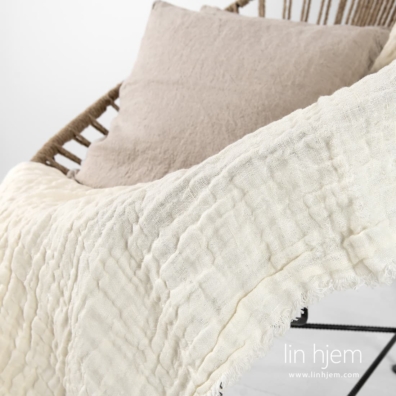 Gulaktig pledd, PLAZA.