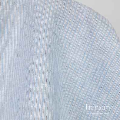 Lyseblått 100% linstoff.