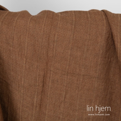 Brunt stripete vasket linstoff.