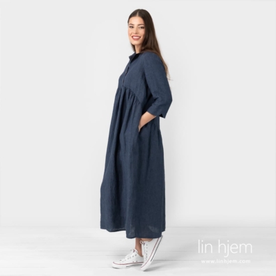 Mørk blå farget kjole av lin.