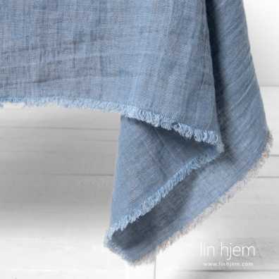 MANTIS blå farget duk.