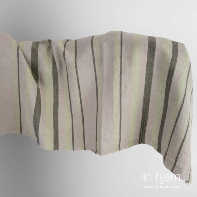 Bredt vasket halvlin stoff med striper