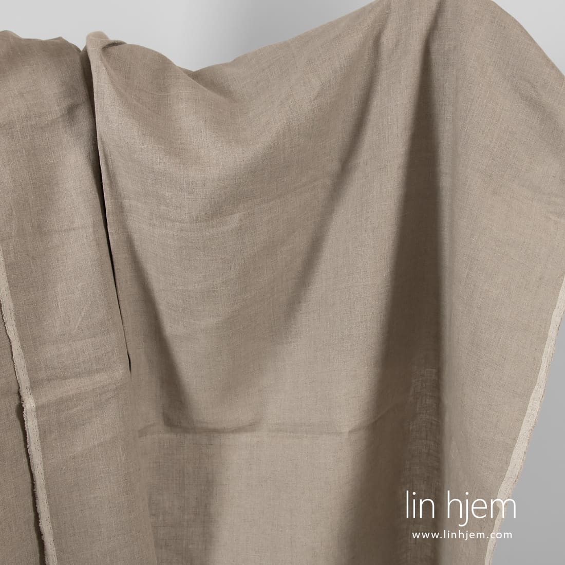 Linstoff i grå (naturlig lin) farge