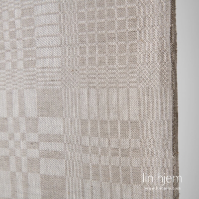 Farge: naturlig (ufarget) lin og hvit