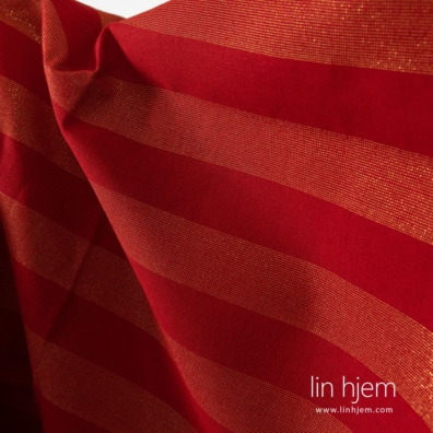 Farge: skarlagenrød og gull lurex