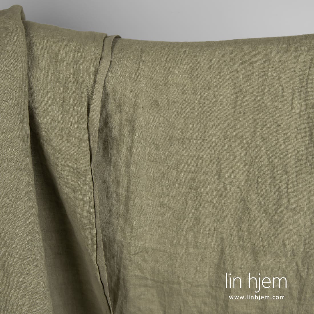 Farge: melange av flere grønne nyanser